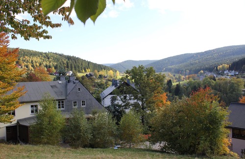 Rittersgrun House | Holiday Home 'Zum Grünen Hirsch Stolln' with Mountain View, Private Terrace and Wi-Fi