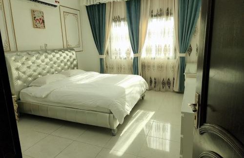 Old Airport House | Holiday Homes