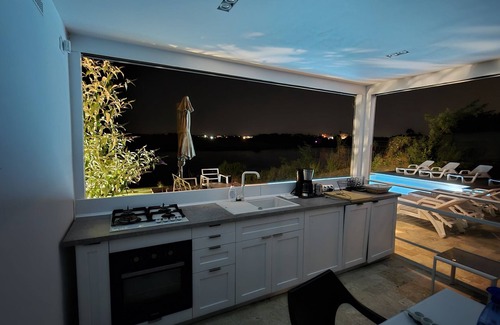 Balotesti House | Holiday house 5-10 min to Therme Bucharest and Airport