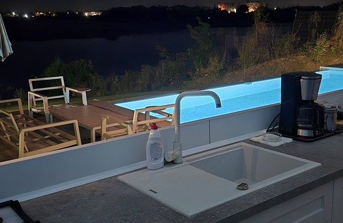 Balotesti House | Holiday house 5-10 min to Therme Bucharest and Airport
