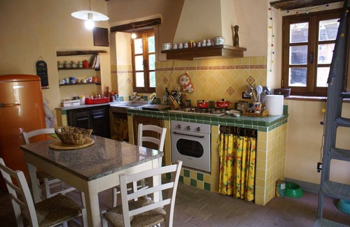 Mologno House | Holiday house Barga for 1 - 10 persons with 3 bedrooms - Holiday house