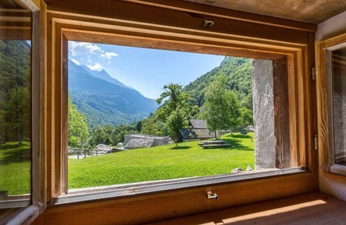Castasegna House | Holiday house Castasegna for 1 - 7 persons with 1 bedroom - Holiday home