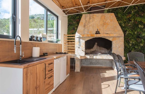 Tugare Villa | Holiday House Kristina with heated Pool