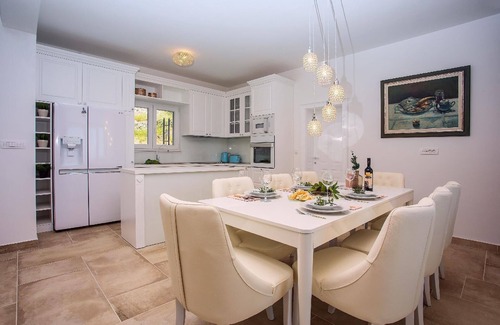 Mimice House | Holiday house Mimice for 1 - 8 persons with 4 bedrooms - Row house