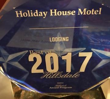 Hillsdale Hotel | Holiday House Motel