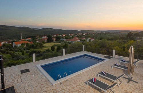 Sibenik House | Holiday house Sibenik for 1 - 10 persons with 3 bedrooms - Twin house