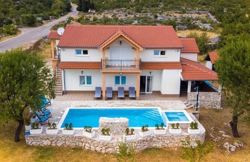 Lecevica House | Holiday house with a swimming pool Lećevica, Zagora (K-22829)