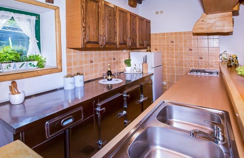 Zmijavci House | Holiday house Zmijavci for 6 - 8 persons with 3 bedrooms - Holiday house