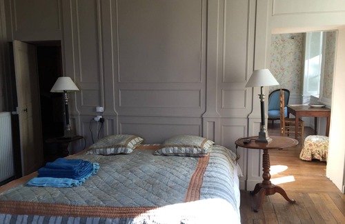 Tailly Other | Holiday in a property in a valley. Heated pool