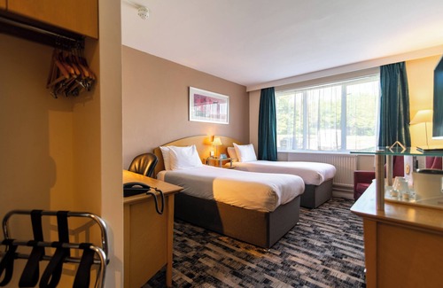 Ashford Hotel | Holiday Inn Ashford North A20 by IHG