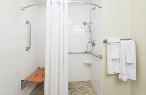 Moultrie Hotel | Holiday Inn Express and Suites Moultrie by IHG
