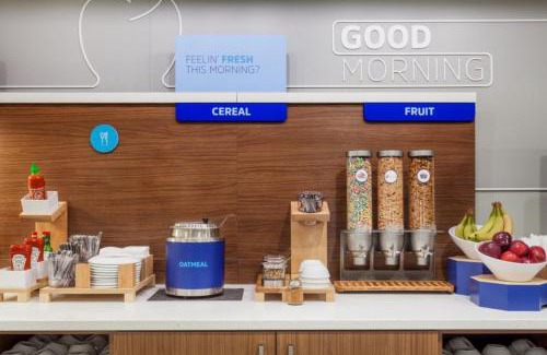 Twin Brook Hotel | Holiday Inn Express Chattanooga - Hamilton Place