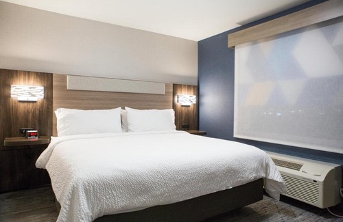 Prince Albert Hotel | Holiday Inn Express & Suites Prince Albert - South by IHG