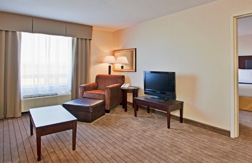 Swift Current Hotel | Holiday Inn Express Hotel & Suites SWIFT CURRENT by IHG