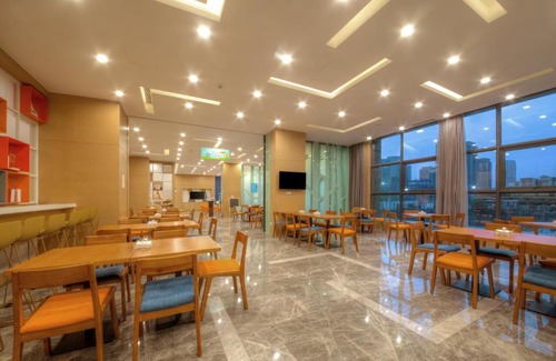 Xindu Hotel | Holiday Inn Express Chengdu Dafeng, an IHG Hotel