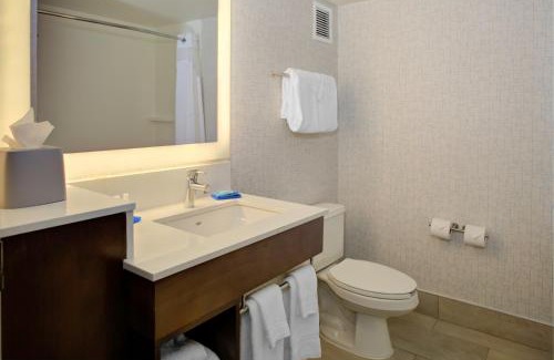 Bermuda Hotel | Holiday Inn Express - Chester by IHG