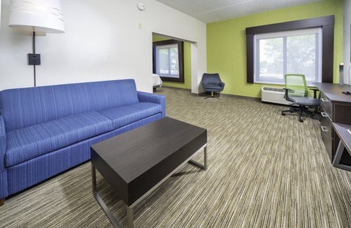 Garner Hotel | Holiday Inn Express Clayton by IHG