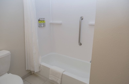 Garner Hotel | Holiday Inn Express Clayton by IHG