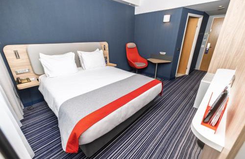 Cointrin Hotel | Holiday Inn Express Geneva Airport by IHG