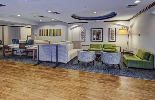 Corsicana Hotel | Holiday Inn Express Hotel & Suites Corsicana by IHG