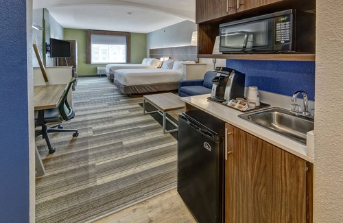 Corsicana Hotel | Holiday Inn Express Hotel & Suites Corsicana by IHG