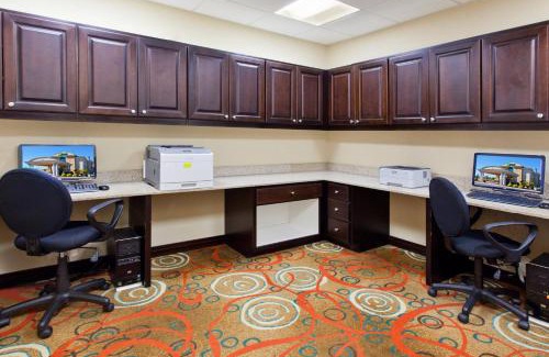 Cordele Hotel | Holiday Inn Express Hotel & Suites Cordele North by IHG