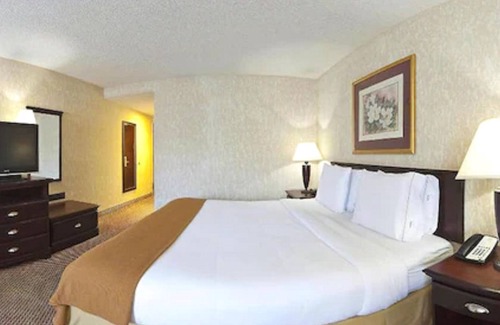 Corinth Hotel | Holiday Inn Express Hotel & Suites Corinth by IHG