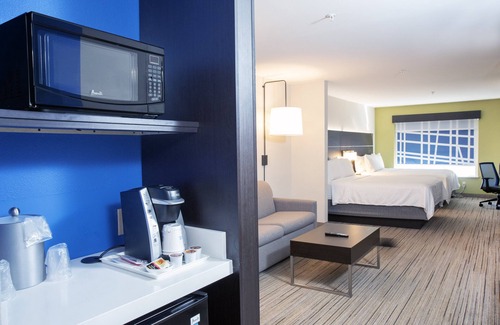 Chester Hotel | Holiday Inn Express Hotel & Suites Chester by IHG