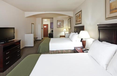 Corsicana Hotel | Holiday Inn Express Hotel and Suites Corsicana I-45 by IHG