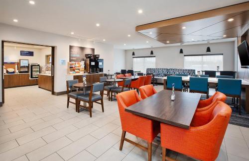 Defiance Hotel | Holiday Inn Express Hotel & Suites Defiance by IHG