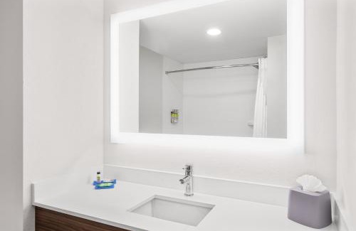 Port Malabar Hotel | Holiday Inn Express Hotel & Suites Palm Bay by IHG