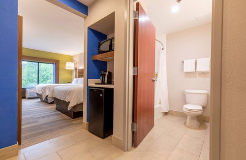 Johnson City Hotel | Holiday Inn Express Johnson City by IHG