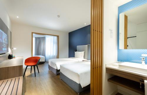 Jiuzhaigou Hotel | Holiday Inn Express Jiuzhaigou,Only 600 Meters to Jiuzhaigou Park by IHG