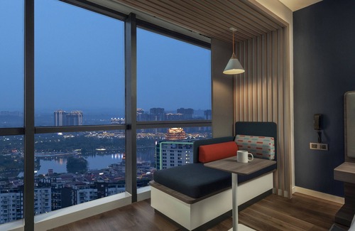Dongpo District Hotel | Holiday Inn Express Meishan Dongpo by IHG