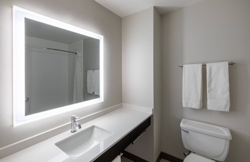 Minden Hotel | Holiday Inn Express Minden by IHG