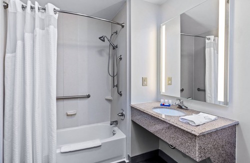 New Albany Hotel | Holiday Inn Express New Albany by IHG