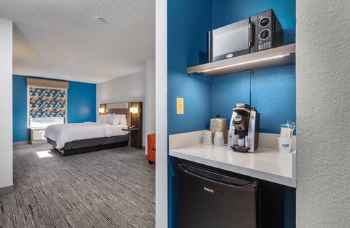 New Albany Hotel | Holiday Inn Express New Albany by IHG