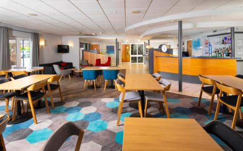 Alwalton Hotel | Holiday Inn Express Peterborough by IHG
