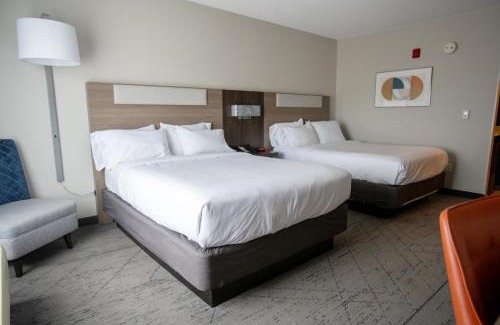 Pembroke Hotel | Holiday Inn Express Pembroke by IHG