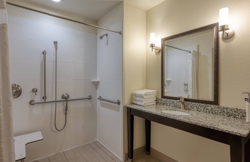 Edwardsville Hotel | Holiday Inn Express & Suites Edwardsville by IHG