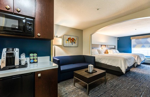 Salina Hotel | Holiday Inn Express Salinas by IHG