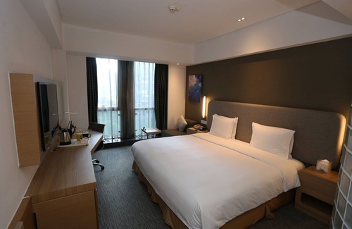 Putuo Hotel | Holiday Inn Express Shanghai Jinsha by IHG