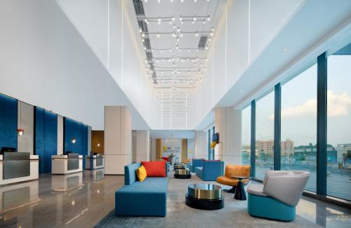 Longhua District Hotel | Holiday Inn Express Shenzhen Longhua by IHG
