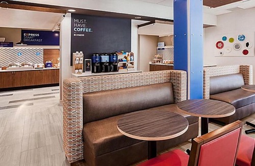 Bourbonnais Hotel | Holiday Inn Express & Suites - Bourbonnais East - Bradley by IHG