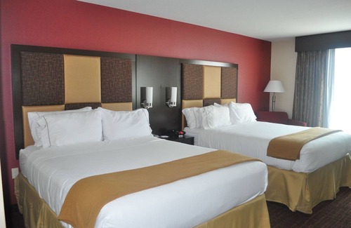 Grapeville Hotel | Holiday Inn Express & Suites Greensburg by IHG