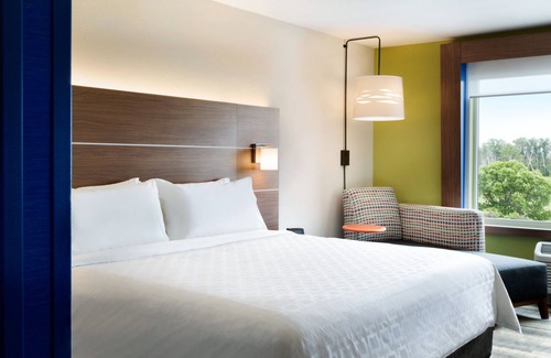 La Grange Hotel | Holiday Inn Express & Suites La Grange by IHG