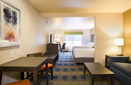 Brookings Hotel | Holiday Inn Express & Suites Brookings by IHG