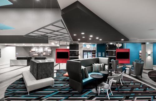 Toddville Road Hotel | Holiday Inn Express & Suites - Charlotte Airport by IHG