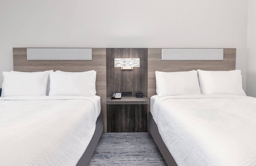 Del Valle Hotel | Holiday Inn Express & Suites Austin Airport East by IHG