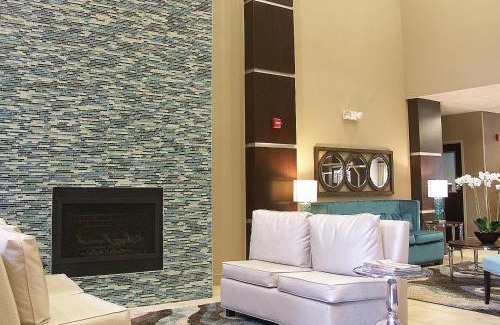 Cleveland Hotel | Holiday Inn Express & Suites - Cleveland Northwest by IHG